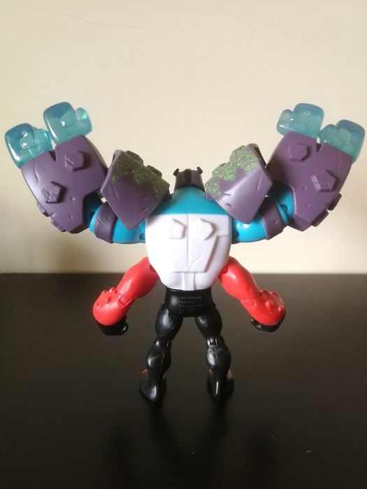 Figuras Omni Enhanced Four Arms e DiamondHead de Ben 10 da Playmates