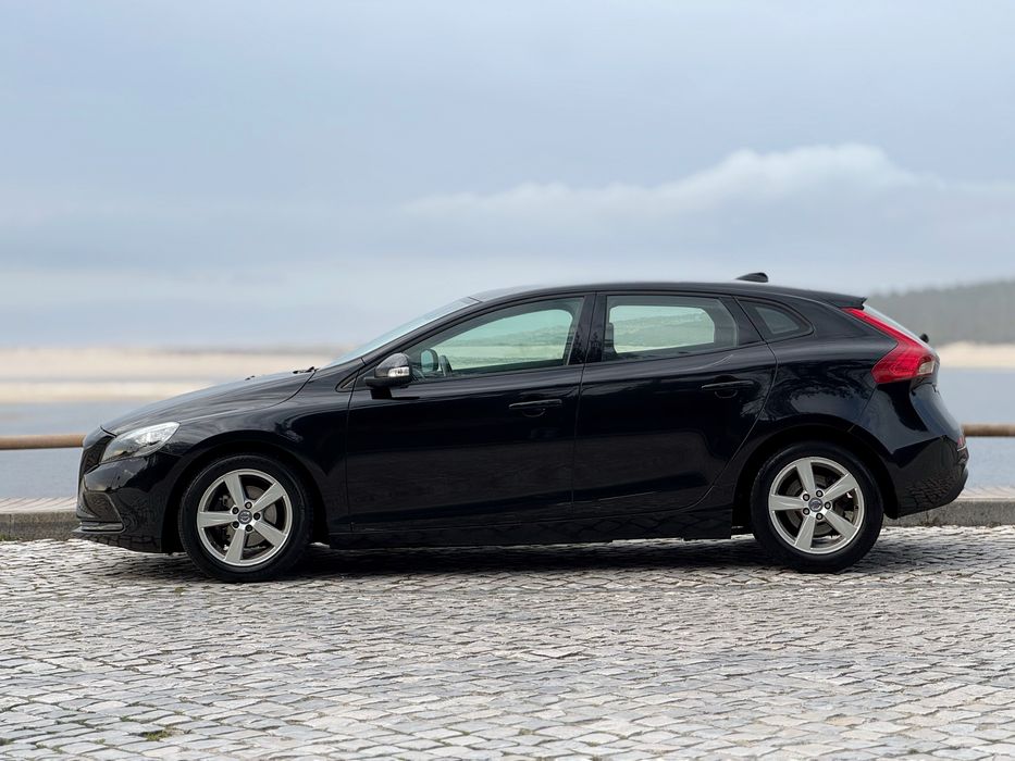 Volvo v40 D2 económico