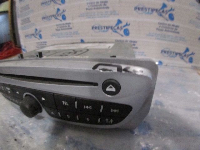 Rádio / auto-rádio RENAULT Megane III (BZ0_)