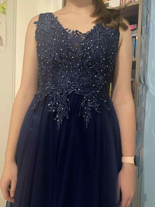 Sprzedam piękną sukienkę rozm. 40