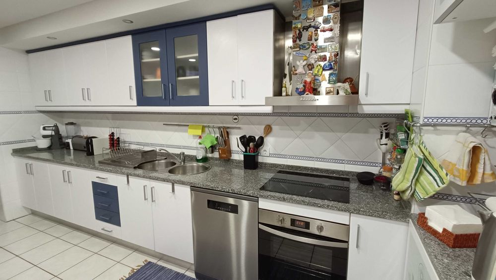 Móveis de cozinha com bancada