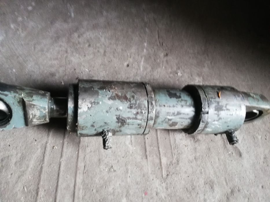 Starocie stary siłownik hydrauliczny-CIEZKI