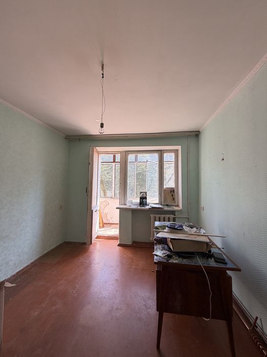Продаж 2х кімн квартири вул Домбровського рн Дастору 3/5 поверх цегляного будинку