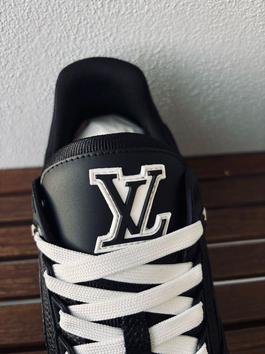 Lv Trainer All Black