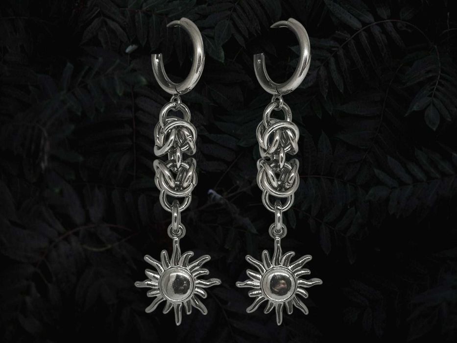 Kolczyki chainmaille ze słońcami wiszące gothic witchy dark academia