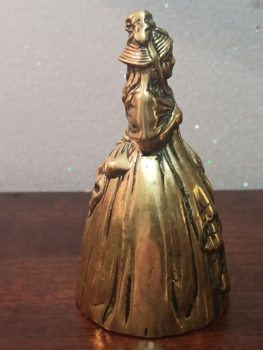 Dzwonek mosiężny - dama