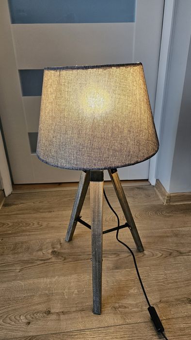 Lampa stojąca do pokoju