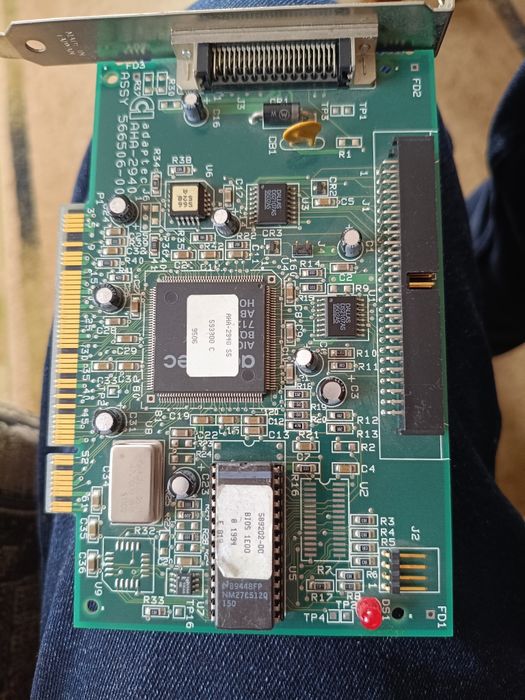 Адаптер   ADAPTEC AHA-2940 S37 PCI SCSI 
Пе