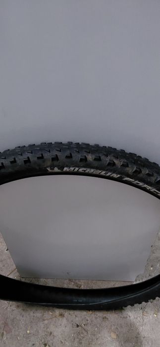 Par de Pneus Michelin Force AM 29