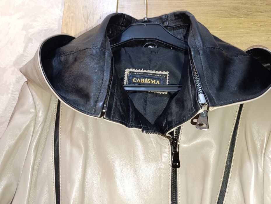 Жіноча шкіряна куртка