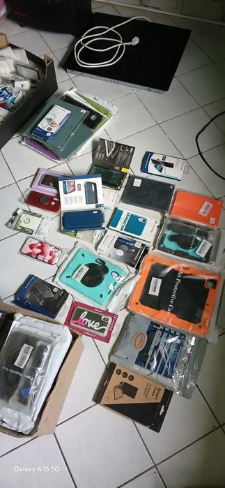 Etui na tepefony i tablety