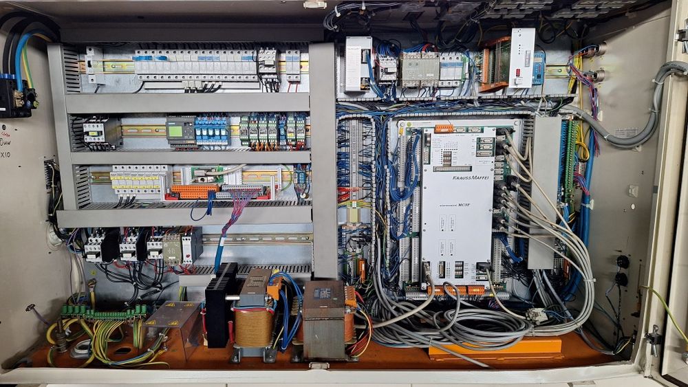 Maquinas de injeção plastico Krauss maffei