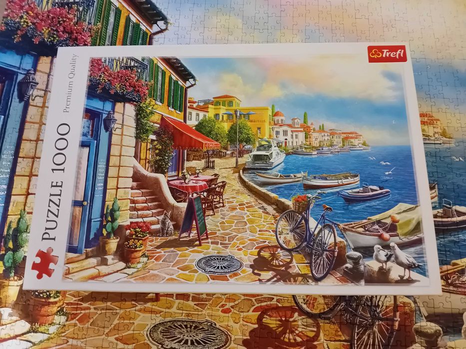 Puzzle Trefl 1000 kompletne i zadbane
