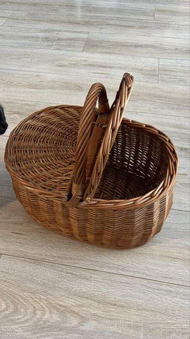 Kosz wiklinowy na piknik i nie tylko