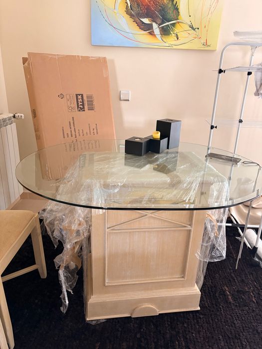 Mesa de vidro com 4 cadeiras