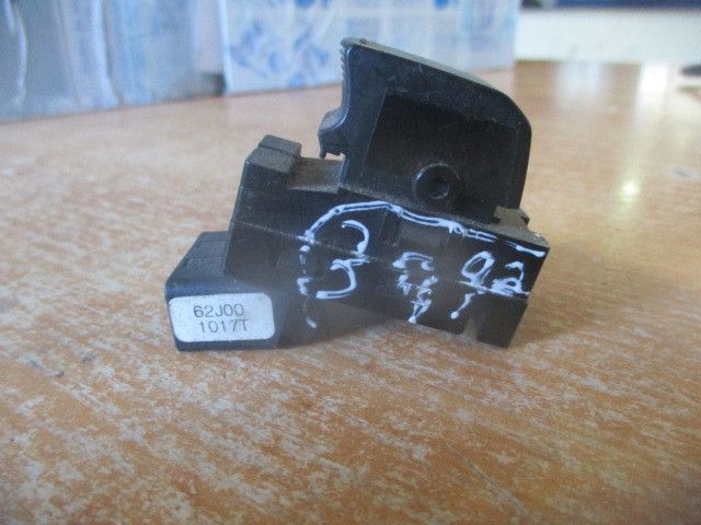 Comando / botão / interruptor vidros trás esquerdo SUZUKI Grand Vitara