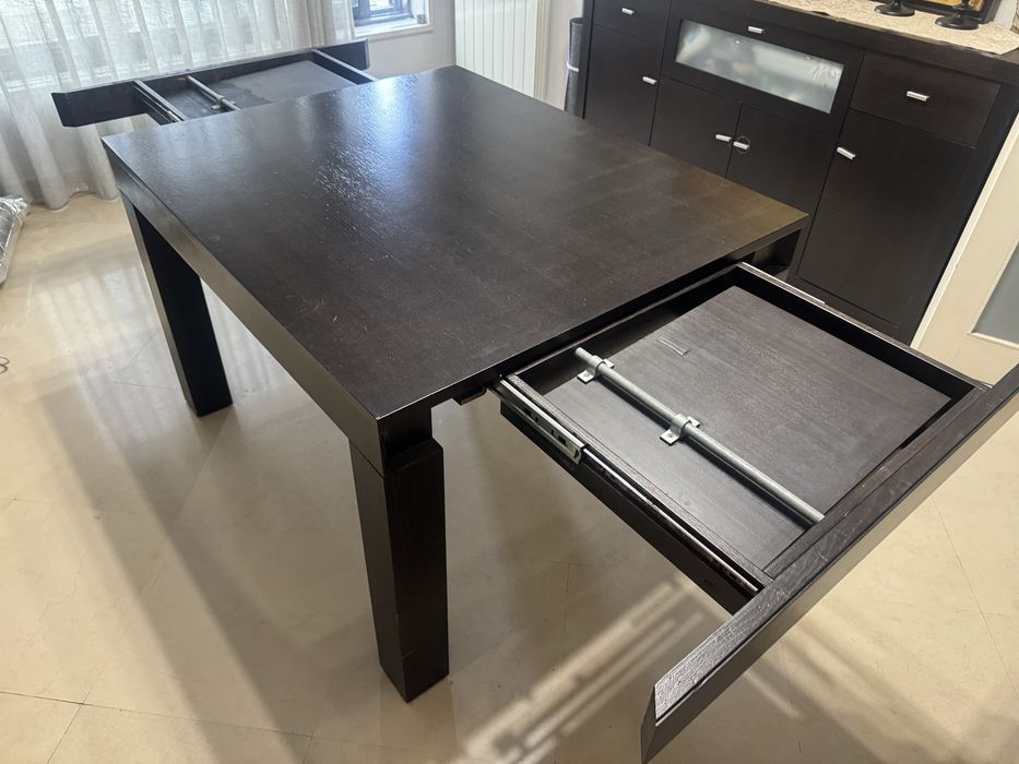 Mesa Jantar cor Wengue e 6 cadeiras cor bege