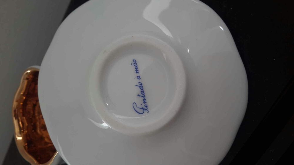 Chávenas pintadas à mão