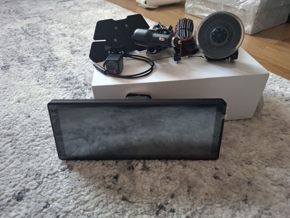 Przenośny ekran dotykowy do samochodu z wideorejestratorem przód/tył