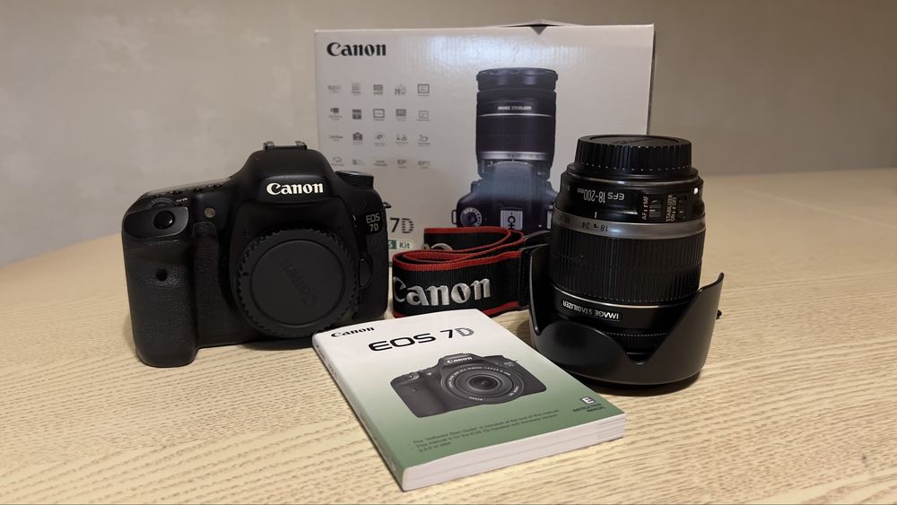 Canon EOS 7D + обʼєктив EFS 18-200mm