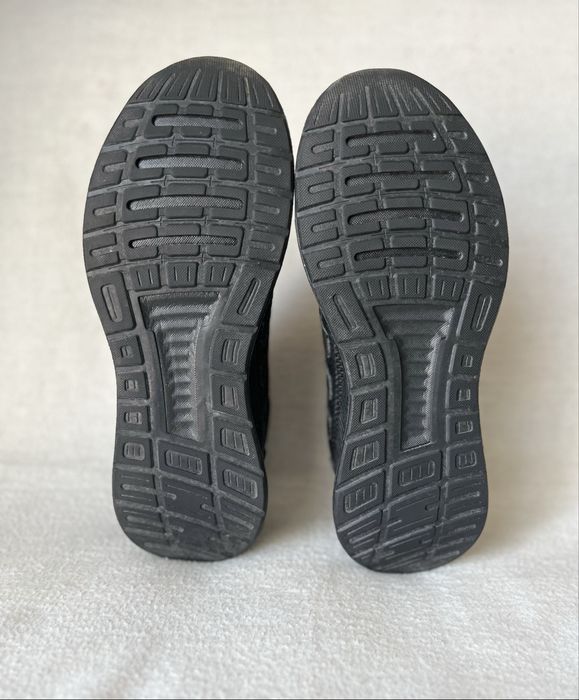 Кросівки жіночі Adidas Runfalcon