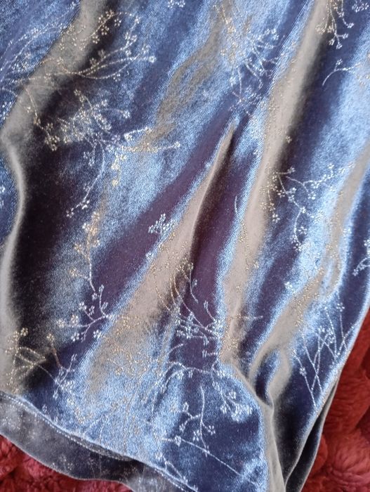 Віддам жіночі речі сукня,  спідниця 44 розмір.