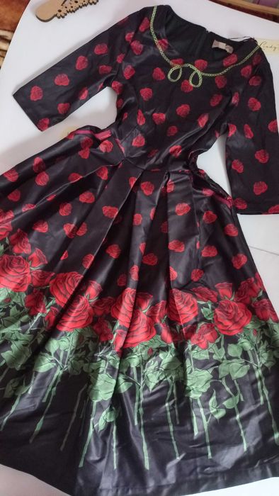 Вечірня сукня квітами 44 46 розмір нова