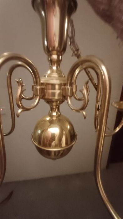 Candeeiro de teto dourado