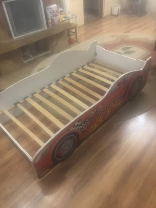 Дитяче ліжко-машина б/у, середній стан + матрац губка