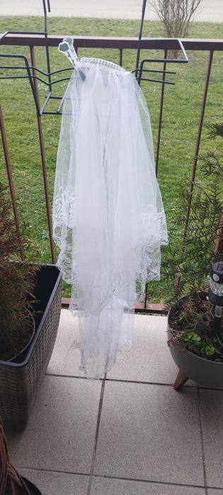 Piękny welon ślubny