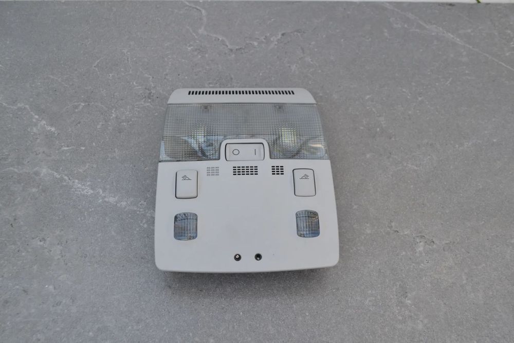 AUDI A4 B6 B7 A3 8P LAMPKA WNĘTRZA PODSUFITKI DIODY LED 8E0947135E