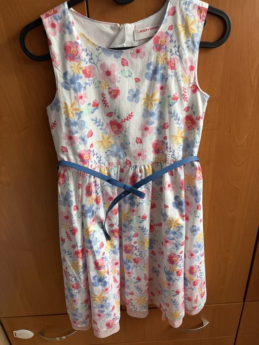 Sukienka w kwiatki rozmiar 140