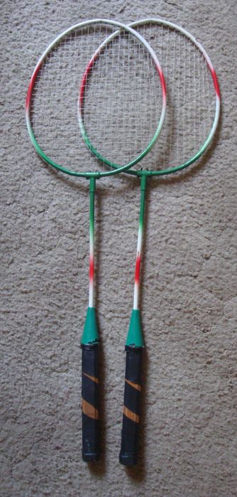 raquetes diversas antigas para uso ou decoração