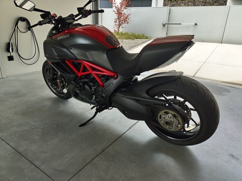 Ducati Diavel Carbon Nacional | Revisões Ducati | Como Nova
