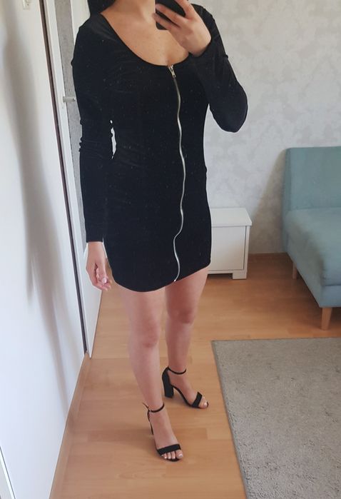 Sukienka welurowa mini dlugi rękaw zasuwana czarna S 36