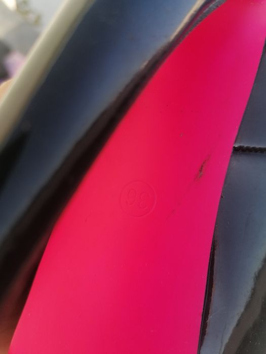 Sapato alto preto e rosa