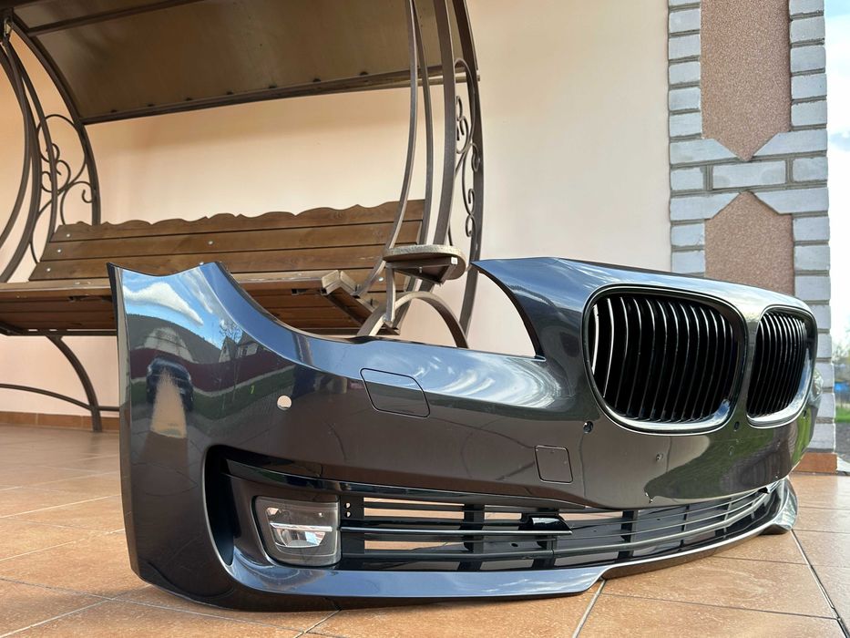 Продам передній бампер BMW 740 (оригінал)