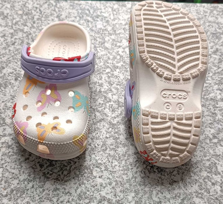 Sandálias Crocs - Tamanho 25/26