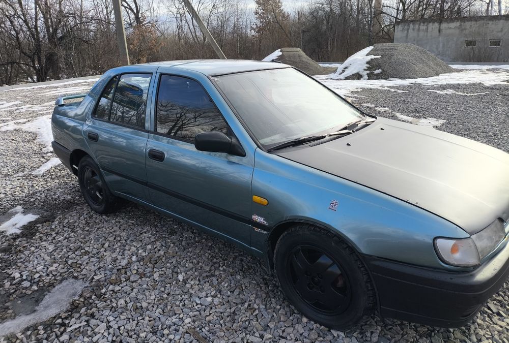 Nissan Sunny 1.4 бензин в чудовому стані авто машина Нісан санні