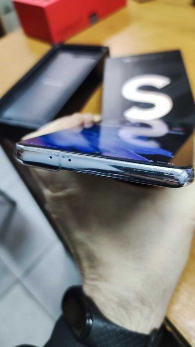 Продам смартфон  Samsung Galaxy S21+5G 8/128Gb Phantom Silver