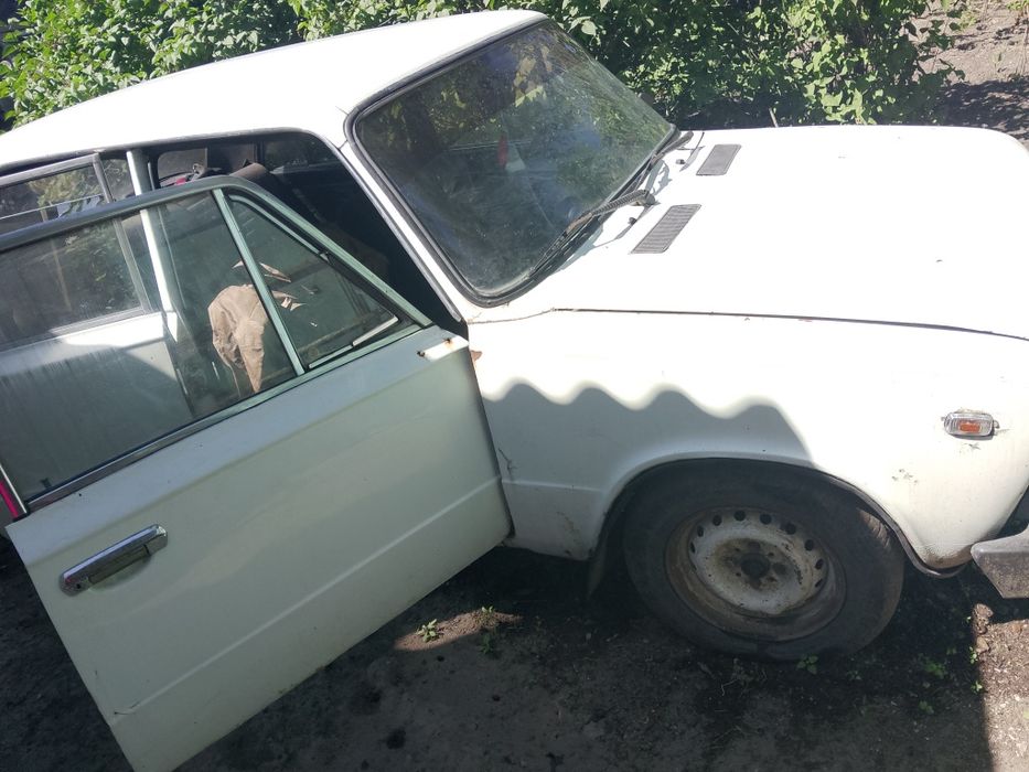 Продам Ваз белый