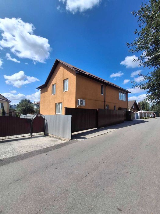 ЗМІНА ЦІНИ! Елітний будинок у центрі, 192м², 5 соток, гараж, камін, веранди,меблі!