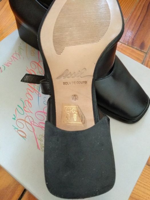 Sapatos de couro nº 38