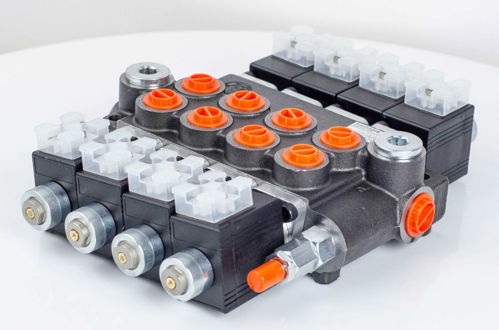 Гидрораспределитель / Гідророзподільник болгарський для КУН, трактора