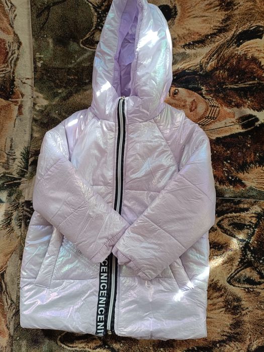 Продам демісезонна куртку фіолетового кольору 104-110р.