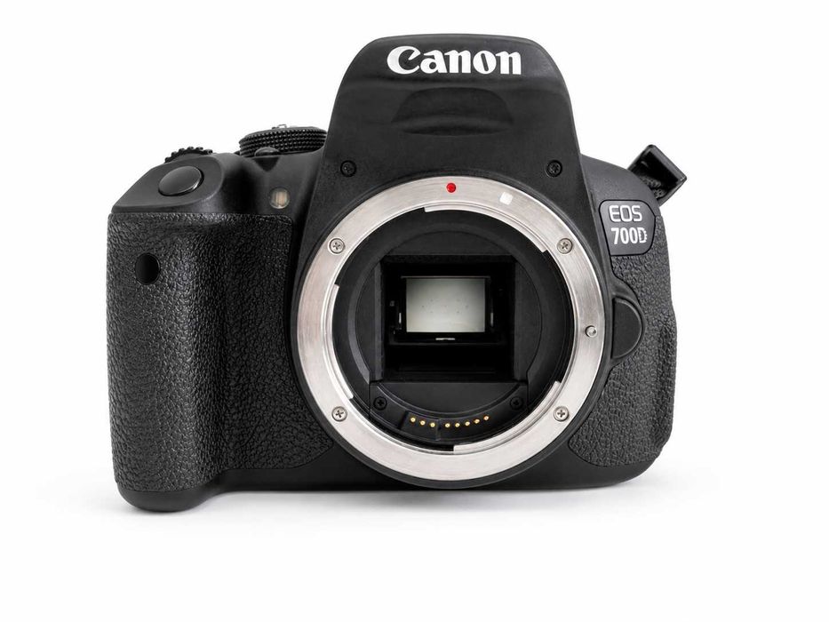 Canon EOS 700D + 3 Objetivas + Acessórios – Kit Completo.