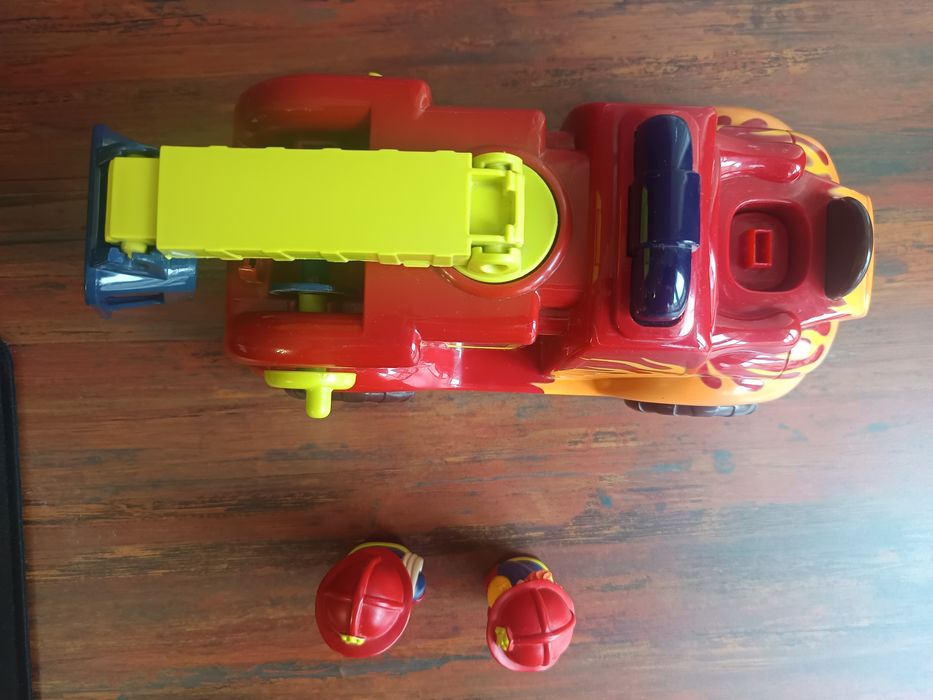 Пожарная машина Battat, световые, звуковые эффекты