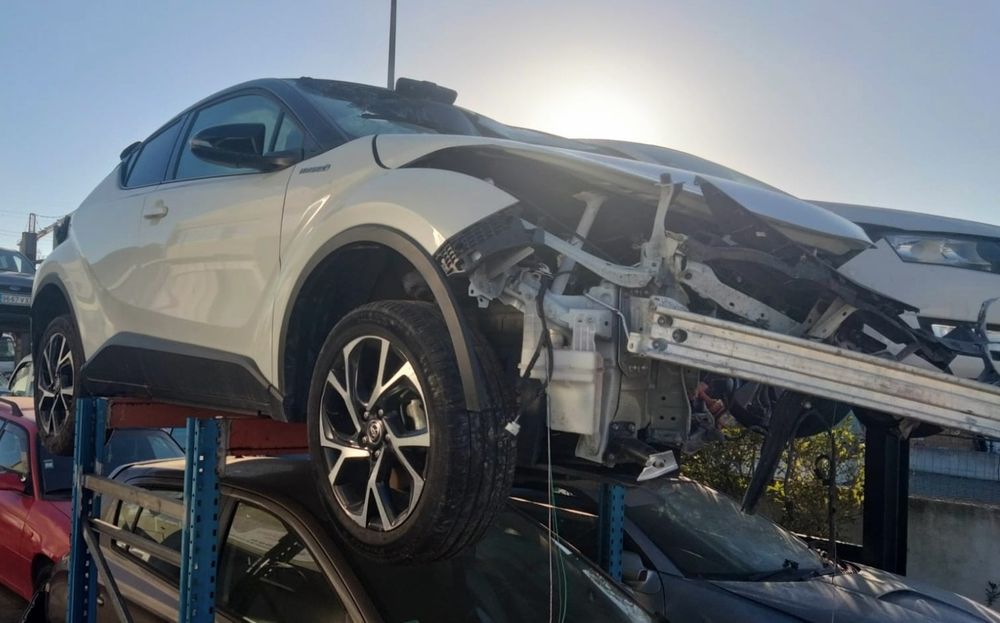 Toyota C-Hr 2.0 Hybrid De 2020 Disponível Para Peças