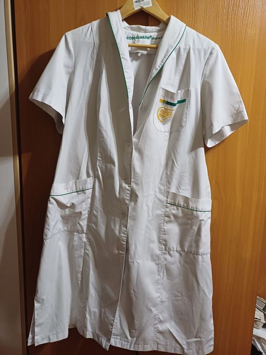 Жіночий медичний халат