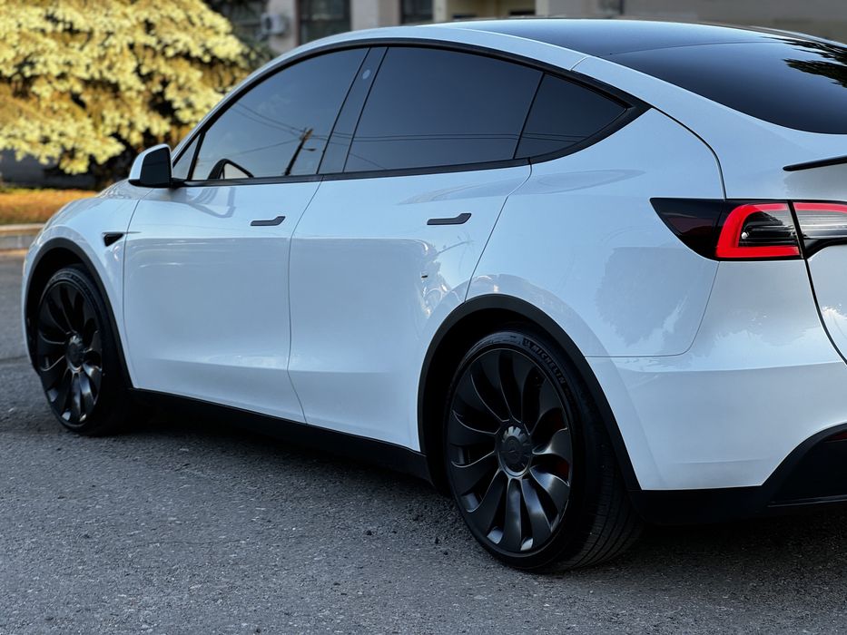 Tesla model Y Perfomance 2023